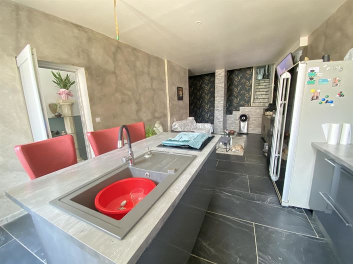 Image No.5-3 Bed House for sale