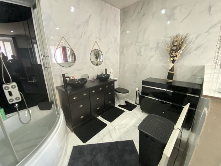 Image No.9-3 Bed House for sale