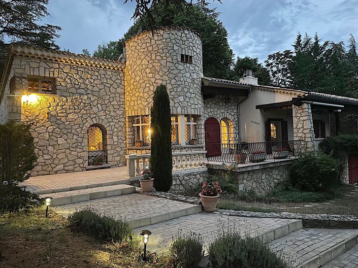 Image No.1-3 Bed House for sale