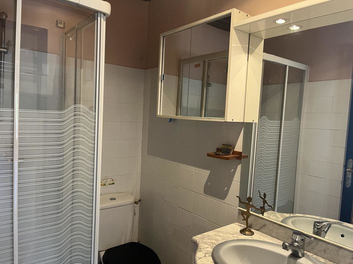 Image No.10-2 Bed House for sale