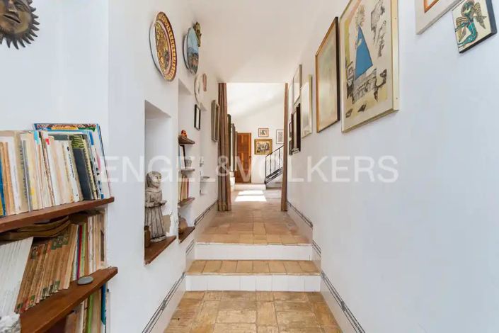 Image No.12-4 Bed House for sale