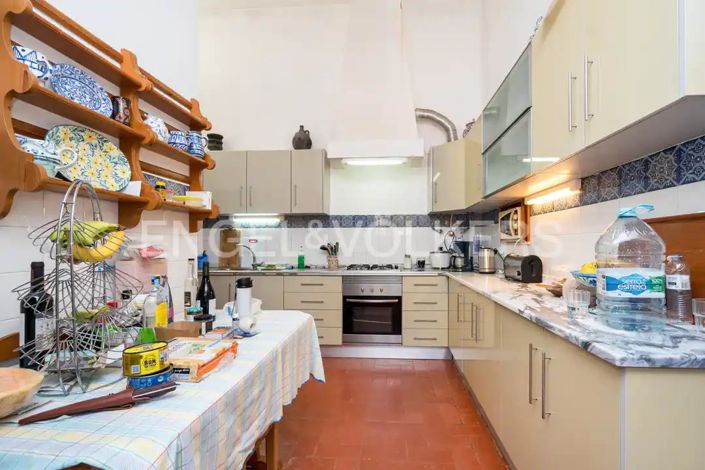 Image No.17-4 Bed House for sale