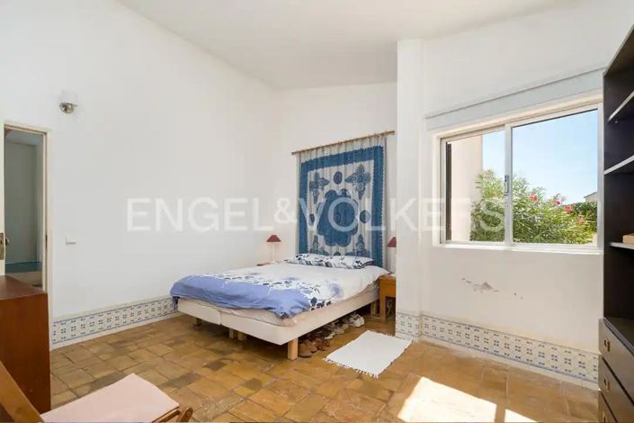 Image No.23-4 Bed House for sale