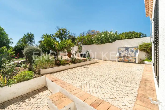 Image No.41-4 Bed House for sale