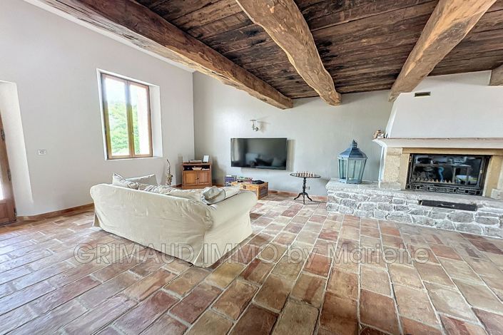 Image No.2-6 Bed House for sale