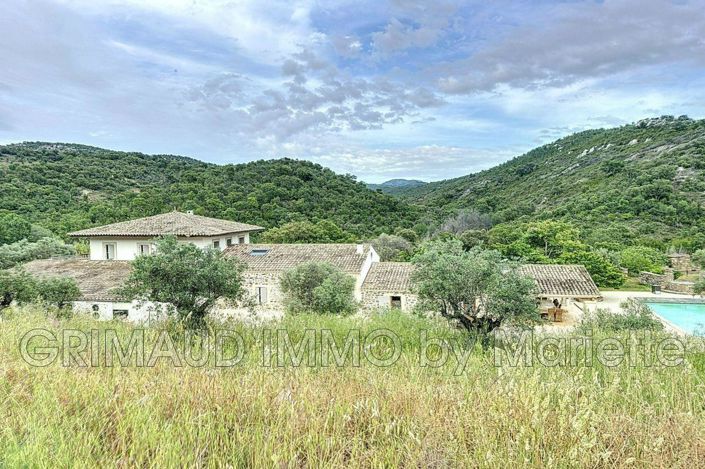 Image No.6-6 Bed House for sale