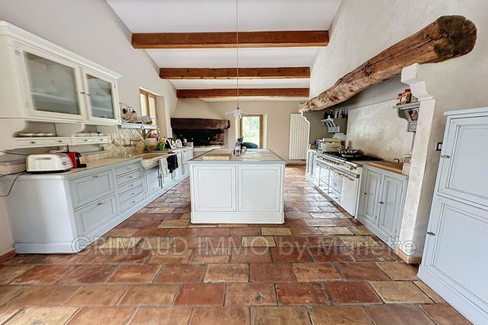 Image No.8-6 Bed House for sale