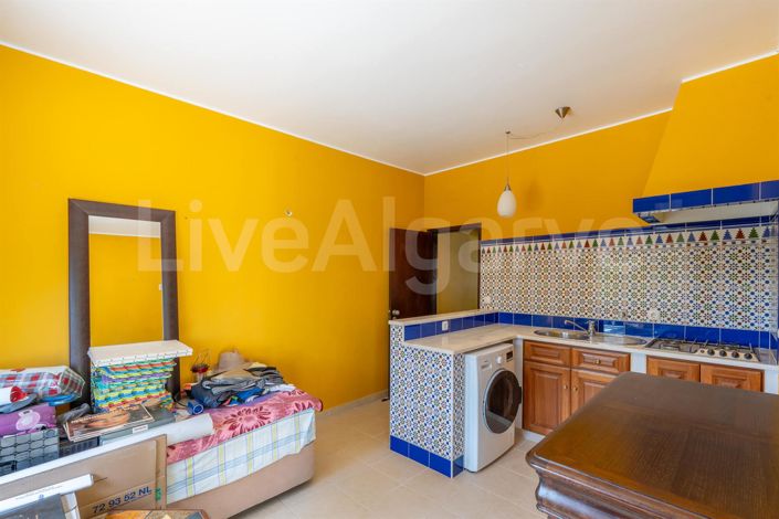 Image No.40-5 Bed House for sale
