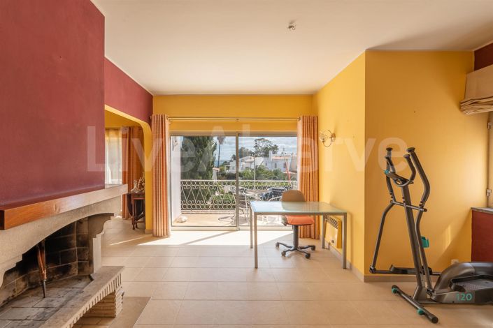 Image No.7-5 Bed House for sale