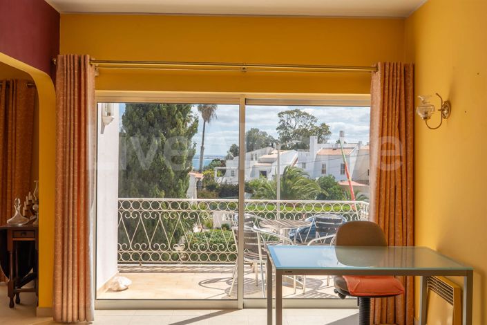 Image No.8-5 Bed House for sale