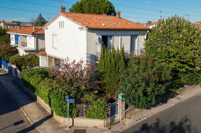 Image No.1-4 Bed House for sale