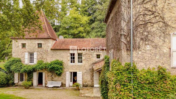 Image No.1-6 Bed Property for sale