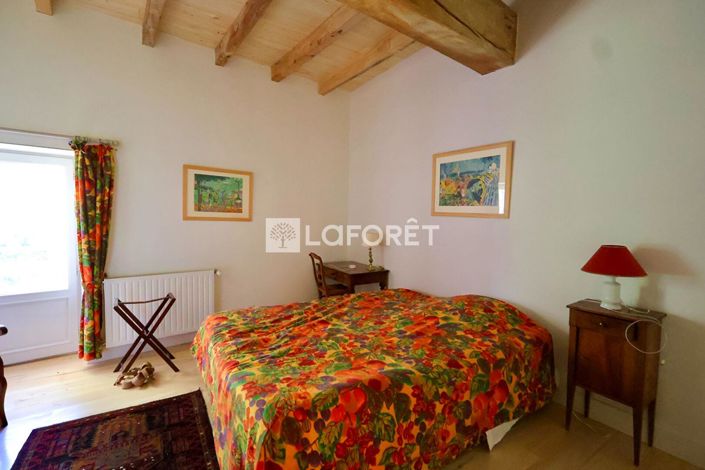 Image No.11-6 Bed Property for sale