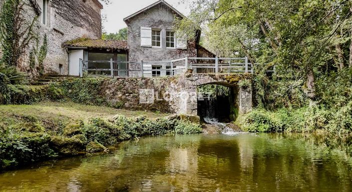 Image No.3-6 Bed Property for sale