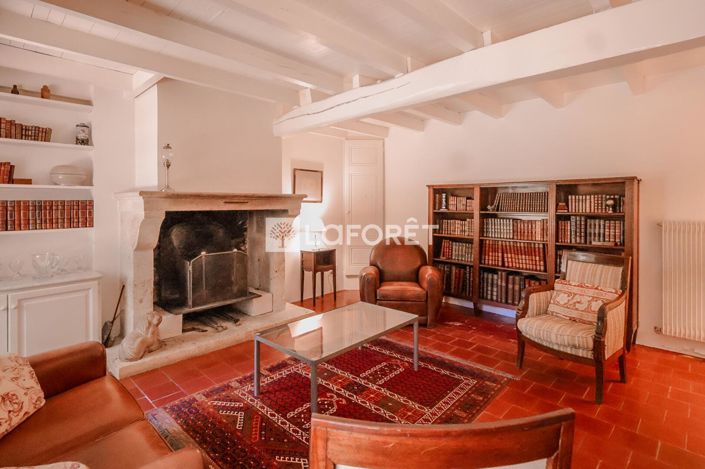 Image No.9-6 Bed Property for sale