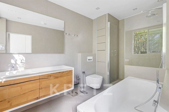 Image No.16-4 Bed Apartment for sale