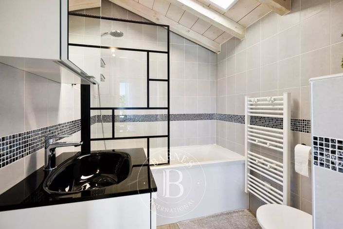 Image No.21-House for sale