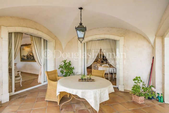 Image No.15-6 Bed House for sale