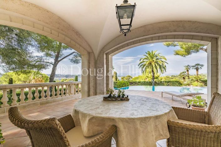 Image No.16-6 Bed House for sale