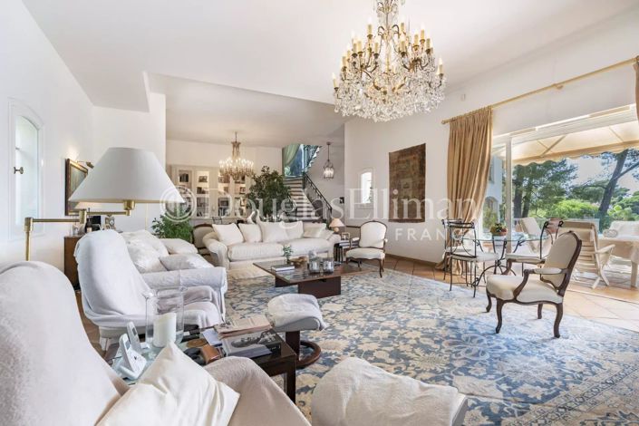 Image No.17-6 Bed House for sale