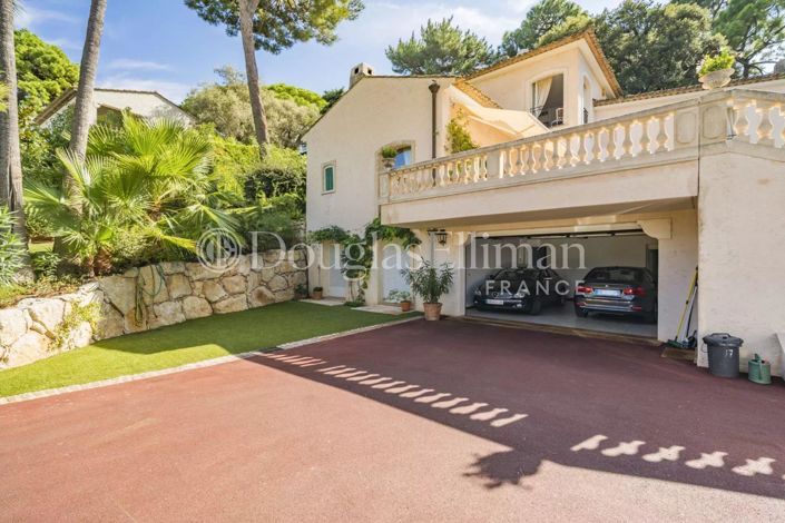 Image No.20-6 Bed House for sale