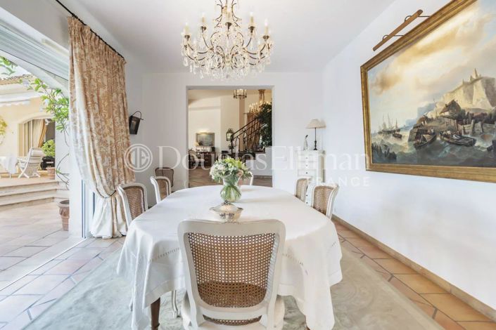 Image No.22-6 Bed House for sale