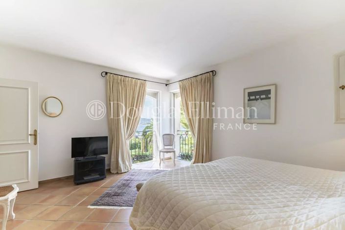 Image No.32-6 Bed House for sale