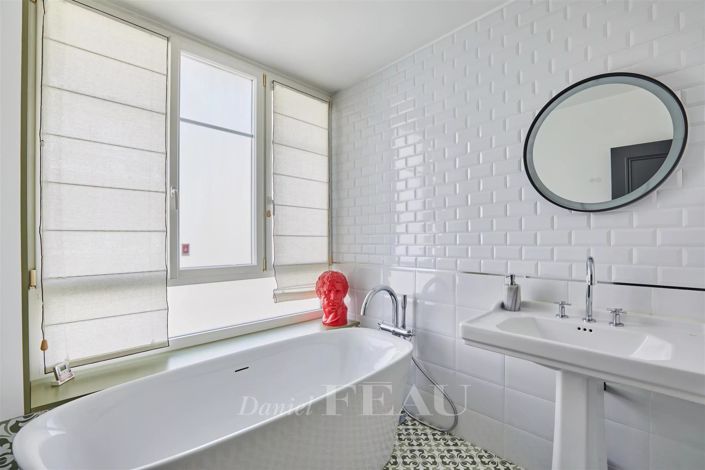 Image No.17-4 Bed House for sale