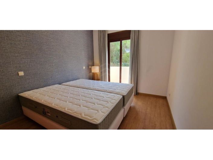 Image No.12-2 Bed House for sale