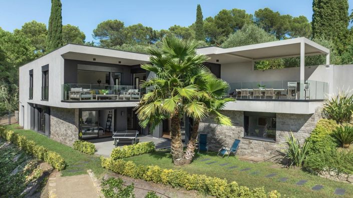 Image No.1-4 Bed House for sale