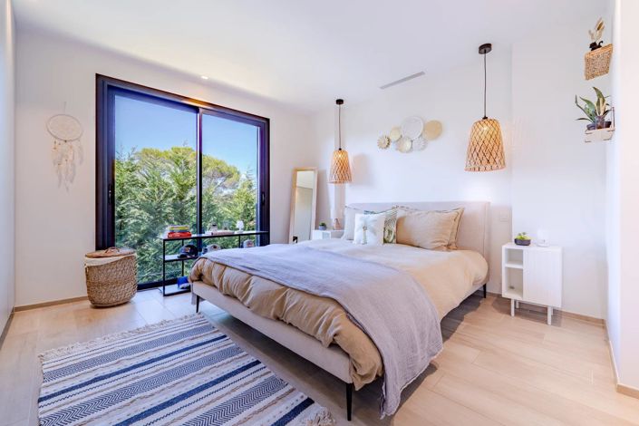 Image No.22-4 Bed House for sale