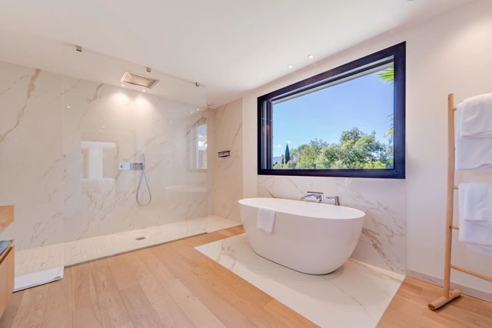 Image No.26-4 Bed House for sale