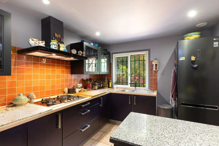 Image No.19-5 Bed House for sale