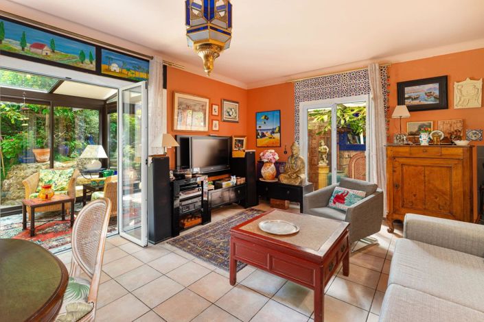 Image No.25-5 Bed House for sale