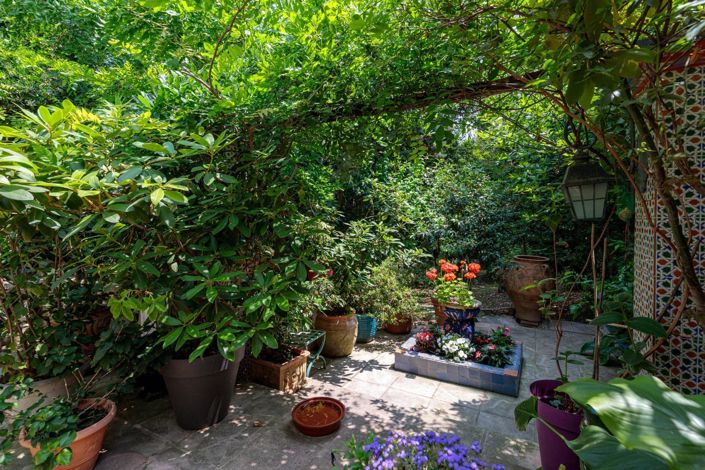 Image No.5-5 Bed House for sale