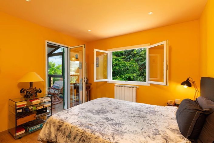 Image No.7-5 Bed House for sale