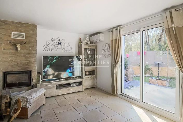 Image No.10-3 Bed House for sale