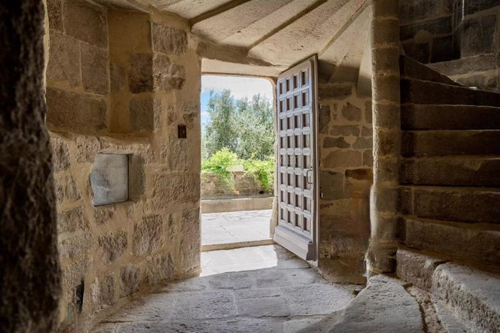 Image No.19-7 Bed House for sale