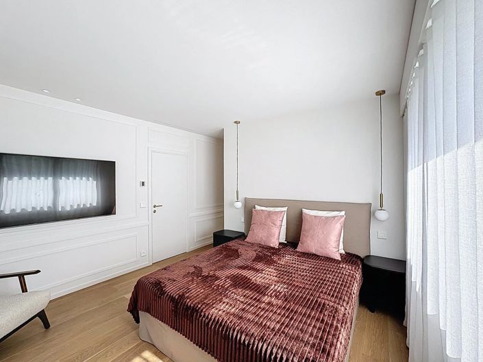 Image No.11-5 Bed House for sale