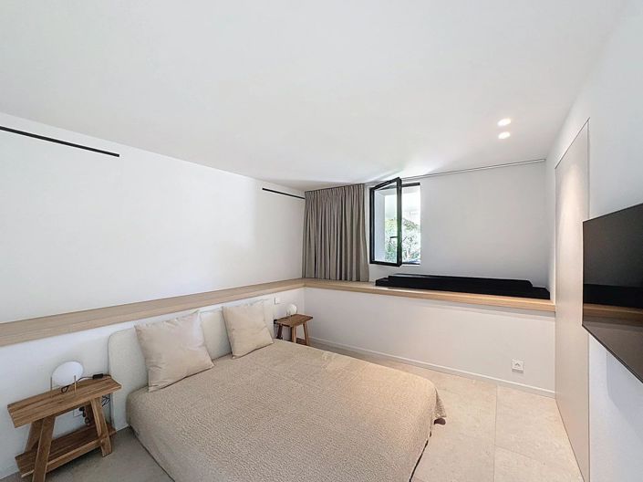 Image No.26-5 Bed House for sale