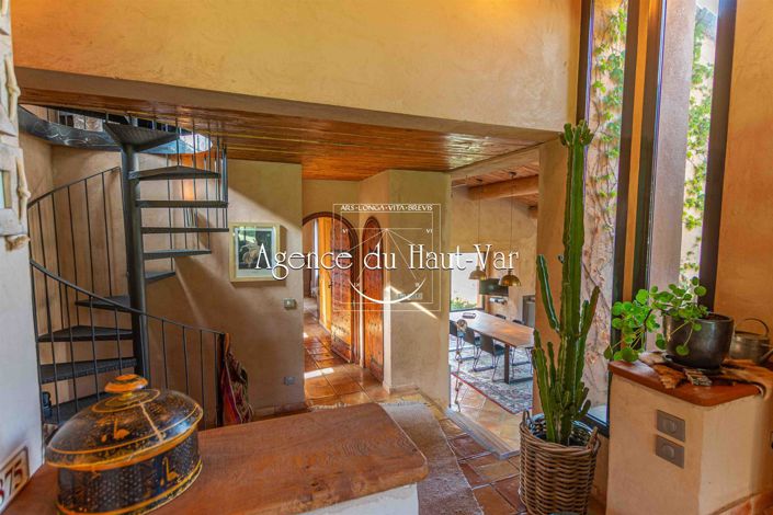 Image No.25-4 Bed House for sale