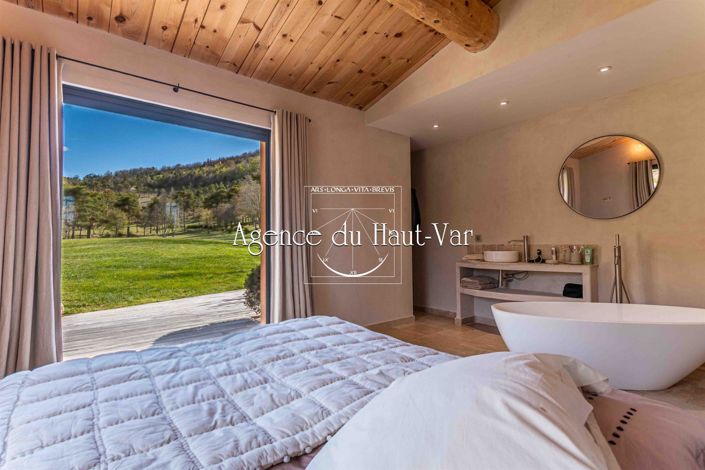 Image No.26-4 Bed House for sale