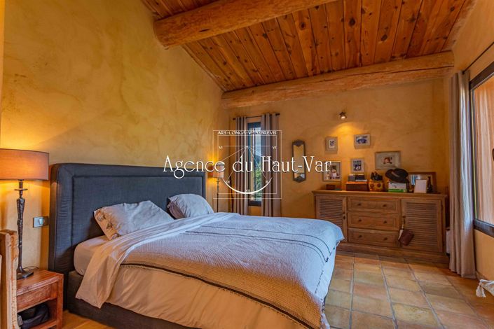 Image No.27-4 Bed House for sale