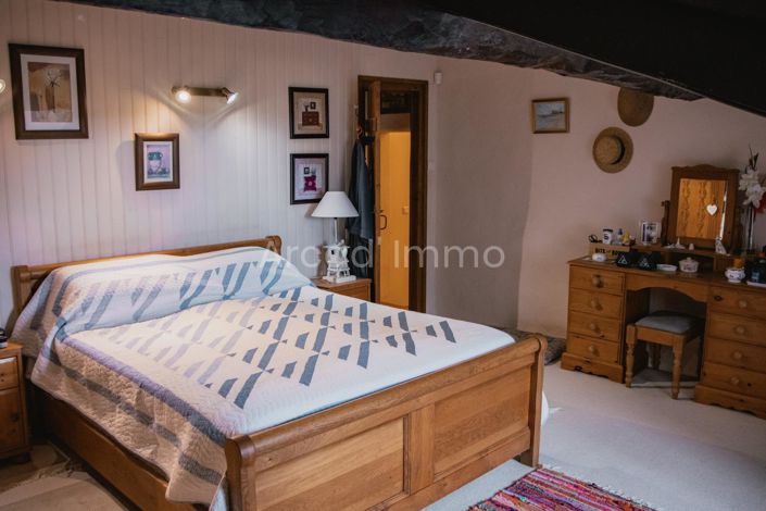 Image No.5-7 Bed House for sale