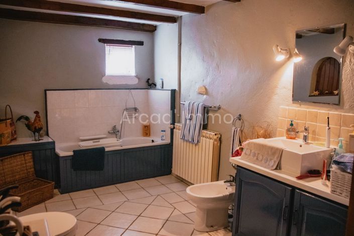 Image No.6-7 Bed House for sale