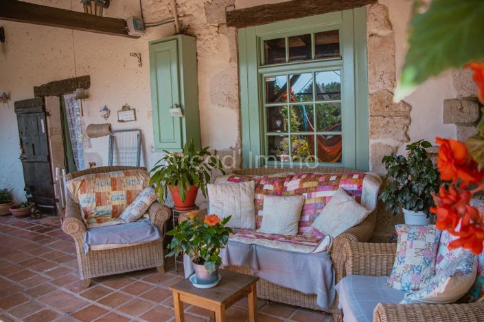 Image No.7-7 Bed House for sale