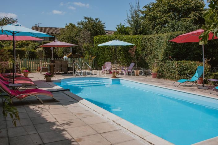 Image No.8-7 Bed House for sale