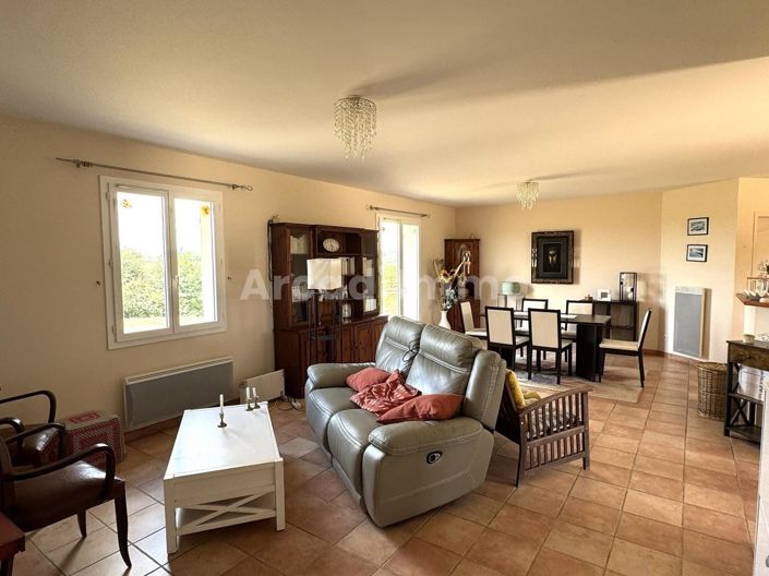 Image No.5-3 Bed House for sale