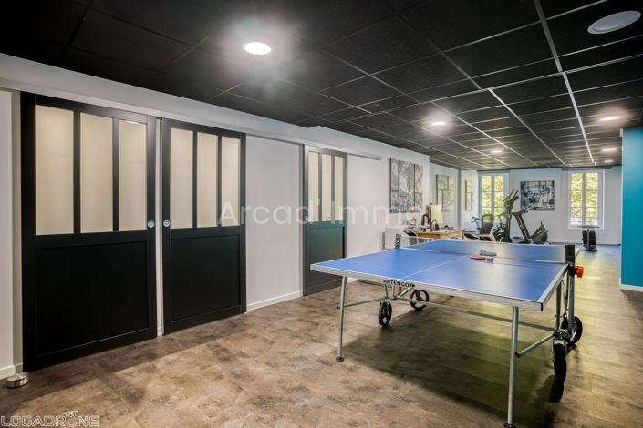 Image No.9-6 Bed House for sale