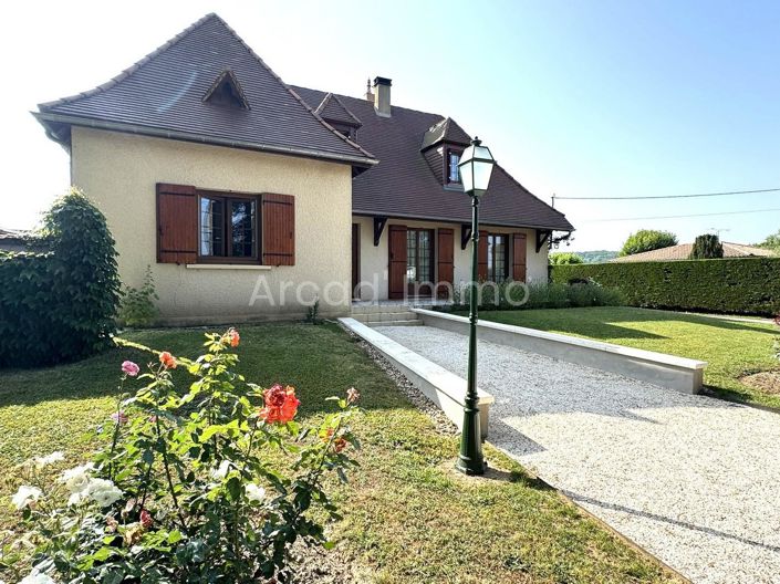 Image No.1-4 Bed House for sale